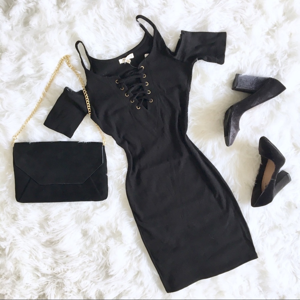 🌸Cold Shoulder Knit Dress🌸 - Picture 2 of 4